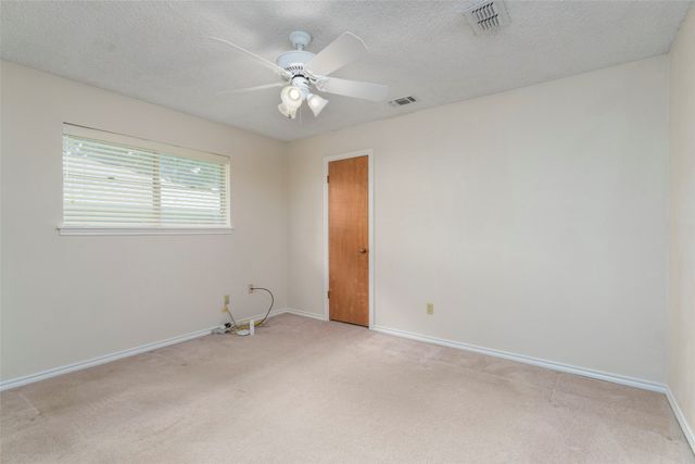 1008 Rocky Canyon Road, Arlington, TX 76012