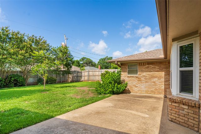 1008 Rocky Canyon Road, Arlington, TX 76012