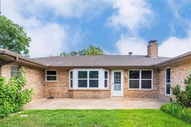 1008 Rocky Canyon Road, Arlington, TX 76012
