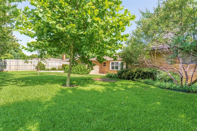 1008 Rocky Canyon Road, Arlington, TX 76012