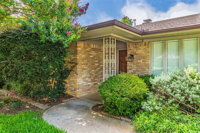 1008 Rocky Canyon Road, Arlington, TX 76012