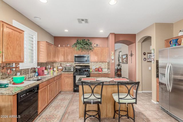 15276 W EDGEMONT Avenue, Goodyear, AZ 85395