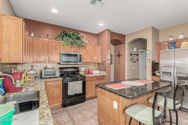 15276 W EDGEMONT Avenue, Goodyear, AZ 85395