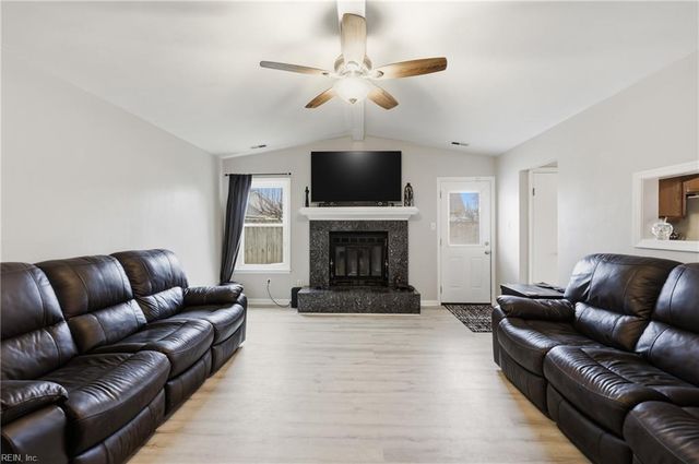 1504 Chickadee CT, Virginia Beach, VA 23454