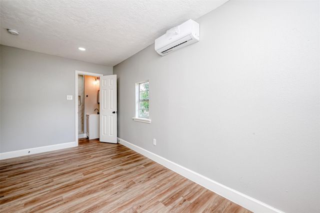 6715 Victoria Street, Houston, TX 77020