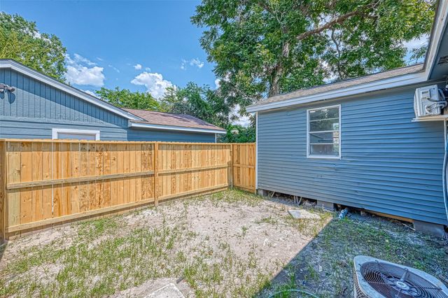 6715 Victoria Street, Houston, TX 77020