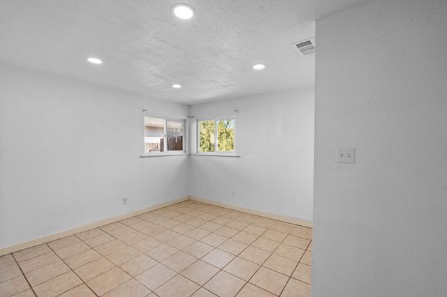 7921 34th Ave, Sacramento, CA 95824