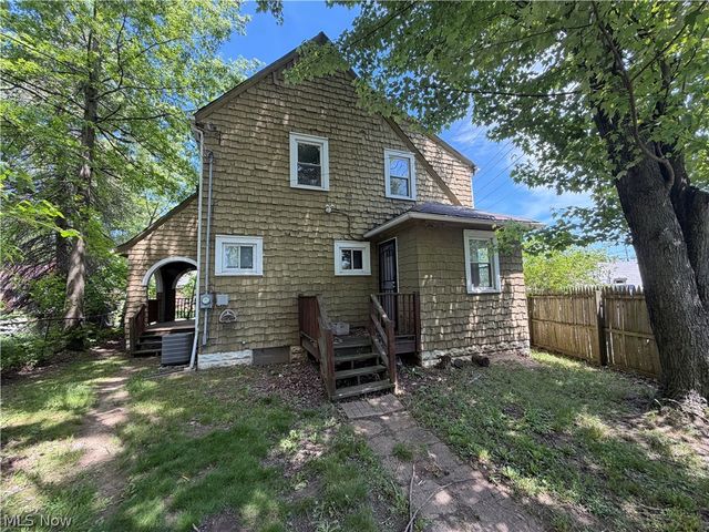 918 Frederick Boulevard, Akron, OH 44320