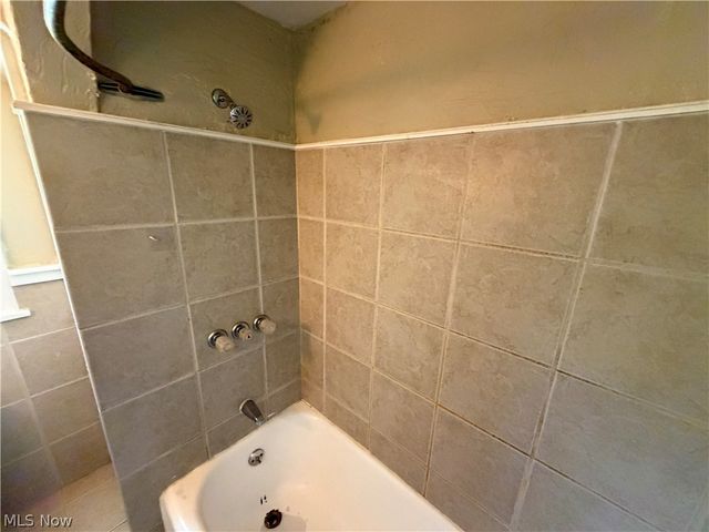 918 Frederick Boulevard, Akron, OH 44320