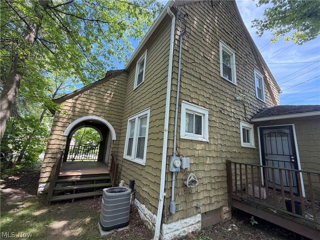 918 Frederick Boulevard, Akron, OH 44320