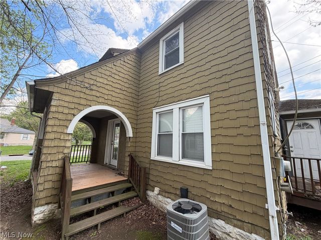 918 Frederick Boulevard, Akron, OH 44320