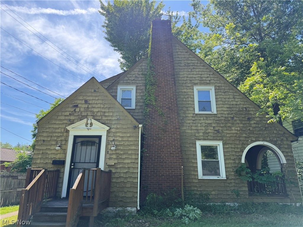 918 Frederick Boulevard, Akron, OH 44320