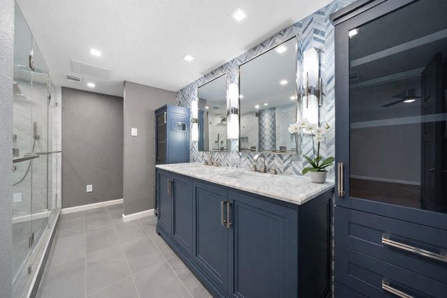 8954 Chatsworth Drive, Houston, TX 77024