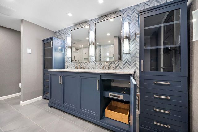 8954 Chatsworth Drive, Houston, TX 77024