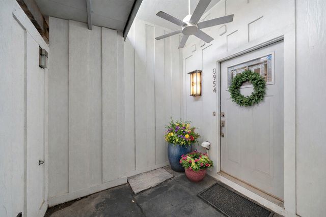 8954 Chatsworth Drive, Houston, TX 77024