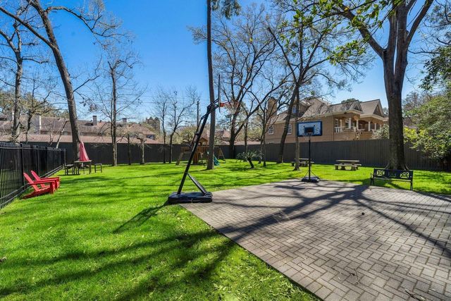 8954 Chatsworth Drive, Houston, TX 77024