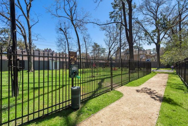 8954 Chatsworth Drive, Houston, TX 77024