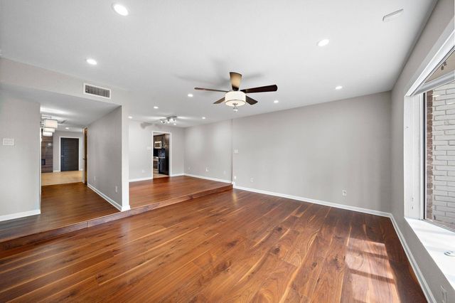 8954 Chatsworth Drive, Houston, TX 77024