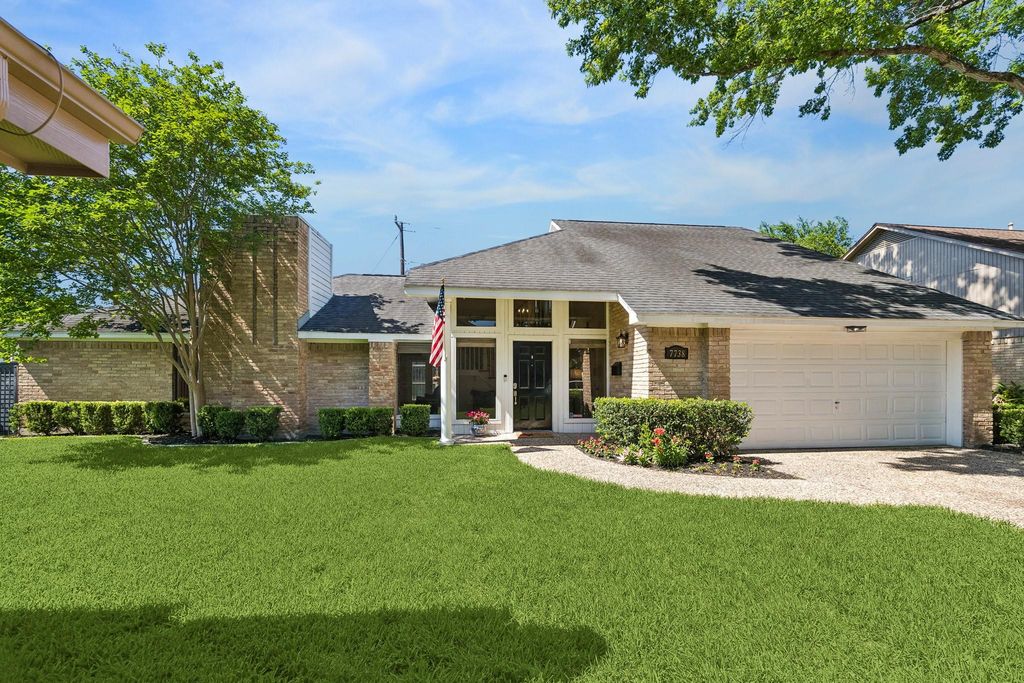 7738 Betty Jane Lane, Houston, TX 77055