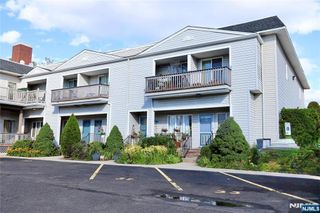 31 Willow Wood Square 31, East Rutherford, NJ 07073
