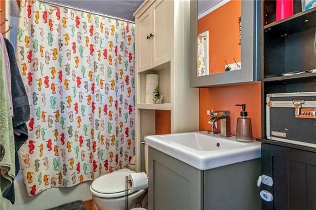 2727 Rawhide Lane, Lawrence, KS 66046