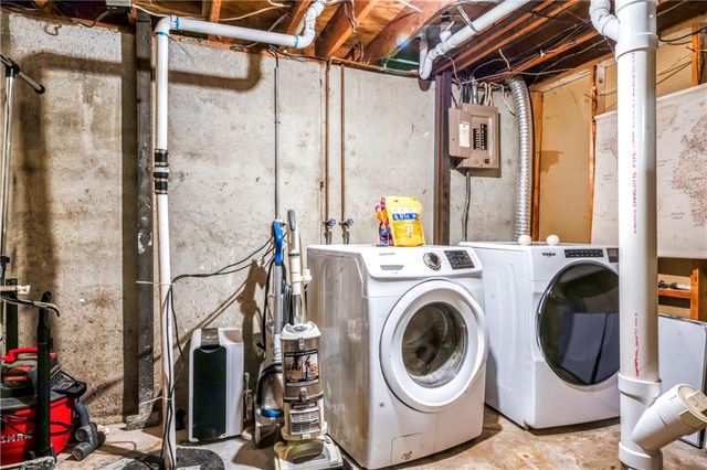 2727 Rawhide Lane, Lawrence, KS 66046