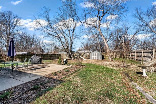 2727 Rawhide Lane, Lawrence, KS 66046