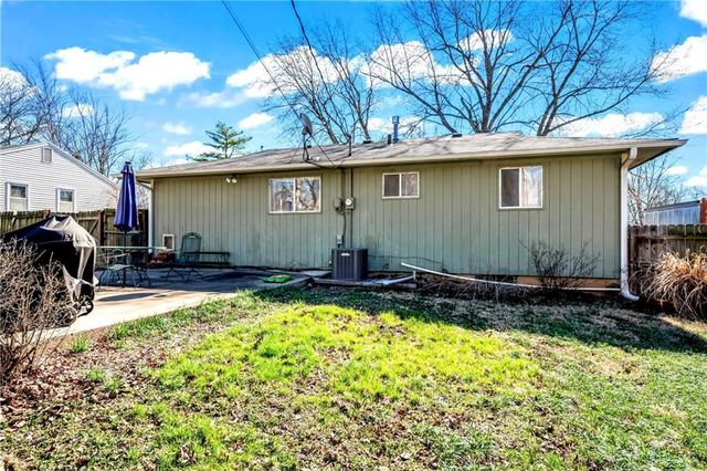 2727 Rawhide Lane, Lawrence, KS 66046