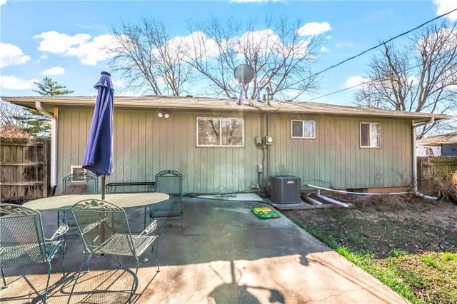 2727 Rawhide Lane, Lawrence, KS 66046