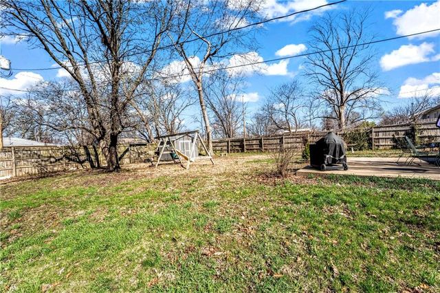 2727 Rawhide Lane, Lawrence, KS 66046