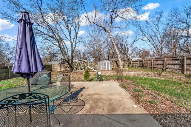 2727 Rawhide Lane, Lawrence, KS 66046