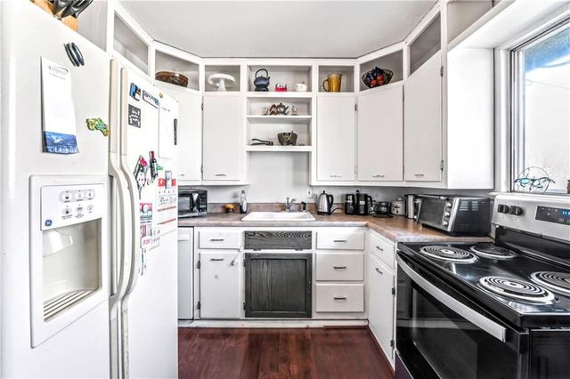 2727 Rawhide Lane, Lawrence, KS 66046