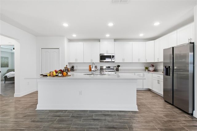 1111 OAK BLUFF DRIVE, Davenport, FL 33837