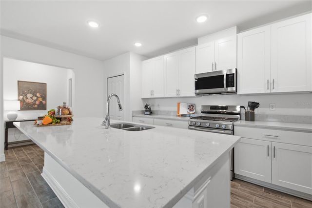 1111 OAK BLUFF DRIVE, Davenport, FL 33837