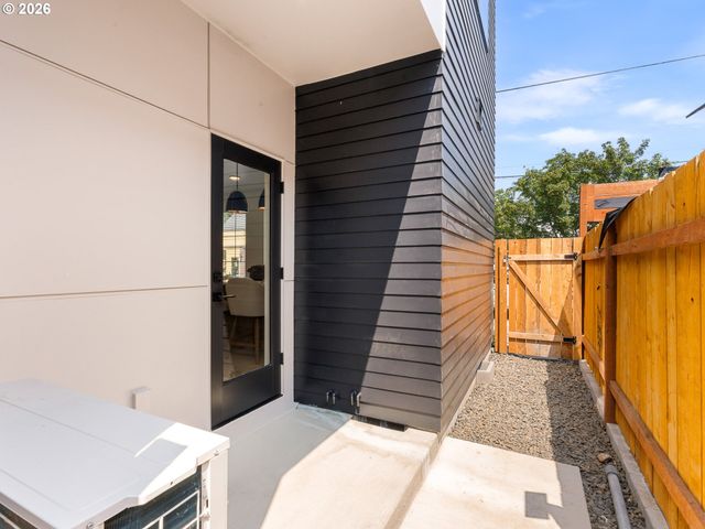 4996 Ne 26th Ave, Portland, OR 97211