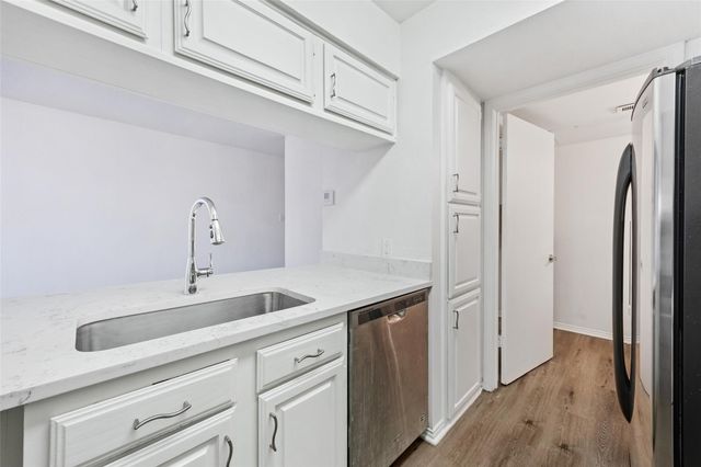 18240 Midway Road 402, Dallas, TX 75287