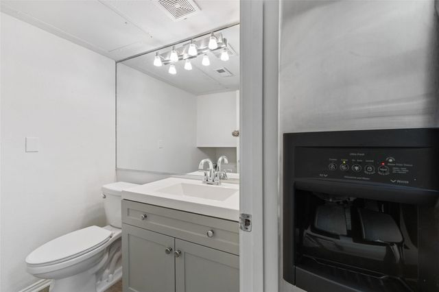 18240 Midway Road 402, Dallas, TX 75287