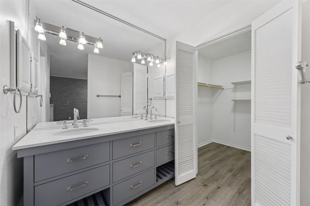 18240 Midway Road 402, Dallas, TX 75287