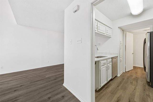 18240 Midway Road 402, Dallas, TX 75287