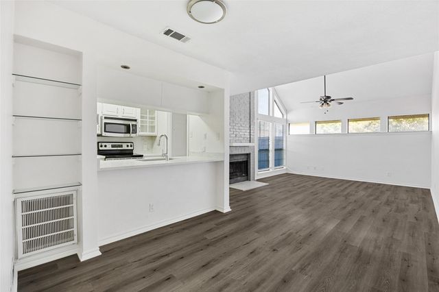 18240 Midway Road 402, Dallas, TX 75287
