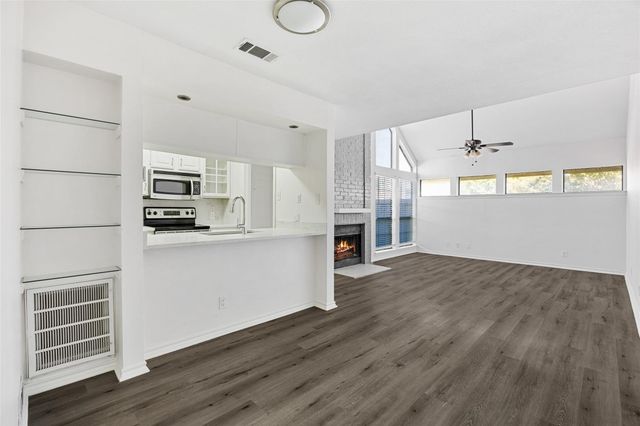 18240 Midway Road 402, Dallas, TX 75287