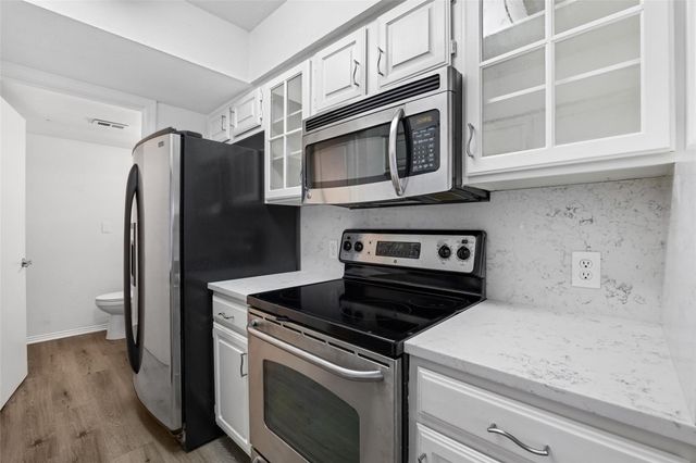 18240 Midway Road 402, Dallas, TX 75287