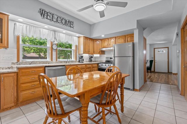 429 E Armour AVENUE, Milwaukee, WI 53207
