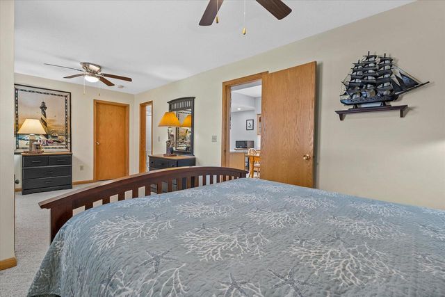 429 E Armour AVENUE, Milwaukee, WI 53207