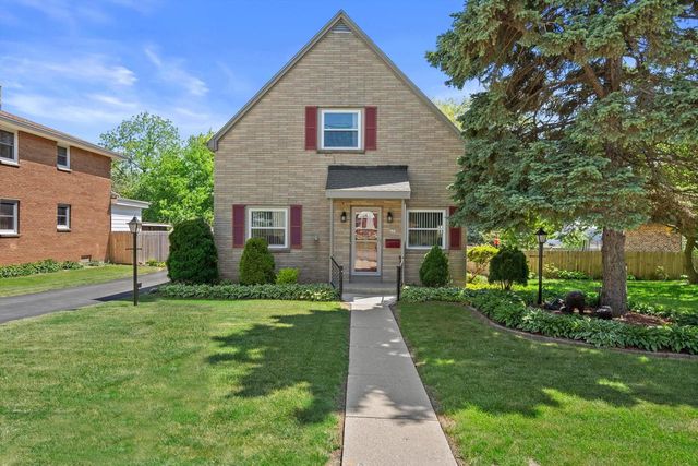 429 E Armour AVENUE, Milwaukee, WI 53207