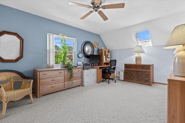 429 E Armour AVENUE, Milwaukee, WI 53207