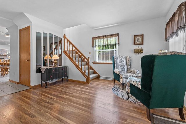 429 E Armour AVENUE, Milwaukee, WI 53207