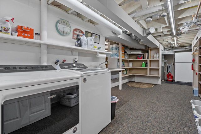 429 E Armour AVENUE, Milwaukee, WI 53207