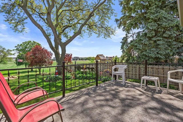429 E Armour AVENUE, Milwaukee, WI 53207