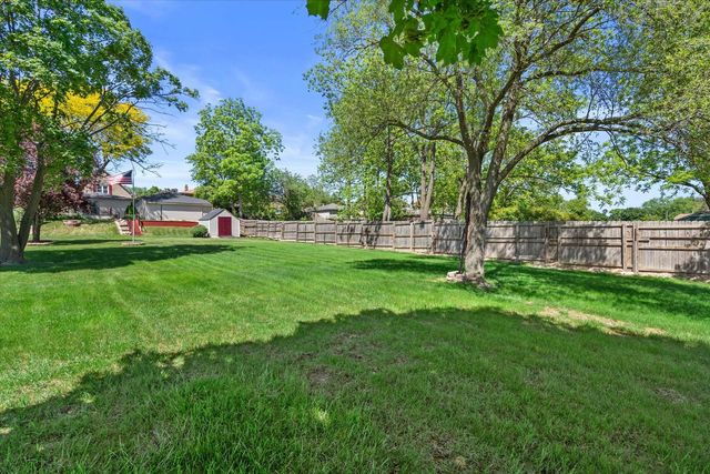 429 E Armour AVENUE, Milwaukee, WI 53207